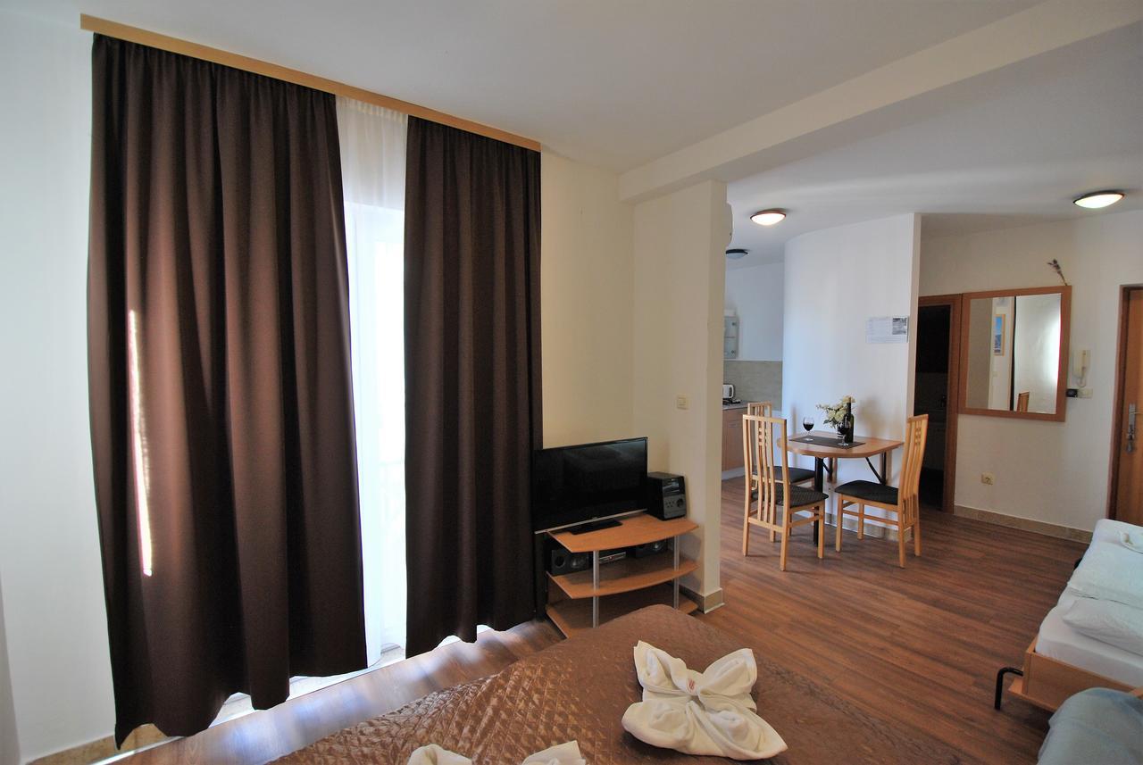 Nautica Apartments Бетина Екстериор снимка
