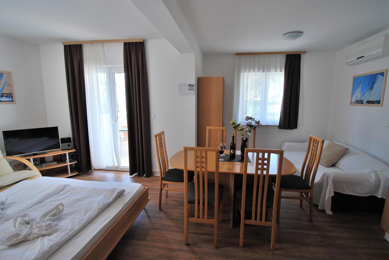 Nautica Apartments Бетина Екстериор снимка