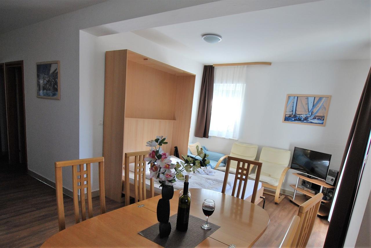 Nautica Apartments Бетина Екстериор снимка