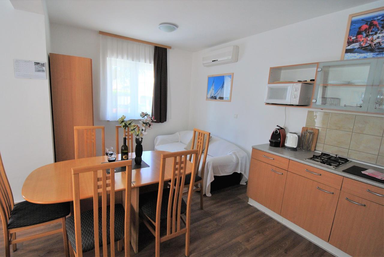 Nautica Apartments Бетина Екстериор снимка