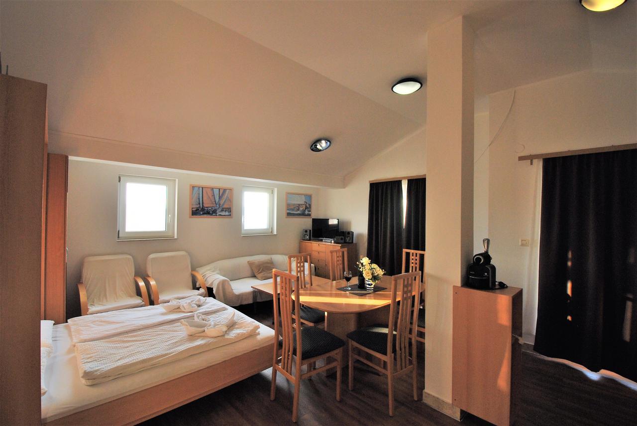 Nautica Apartments Бетина Екстериор снимка